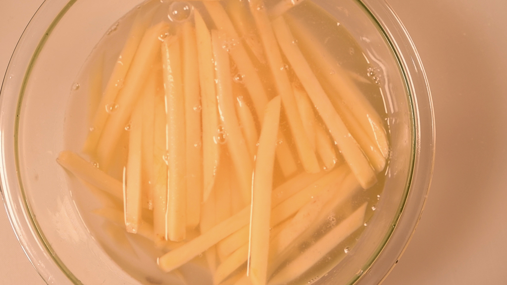Soaking Cut French Fries