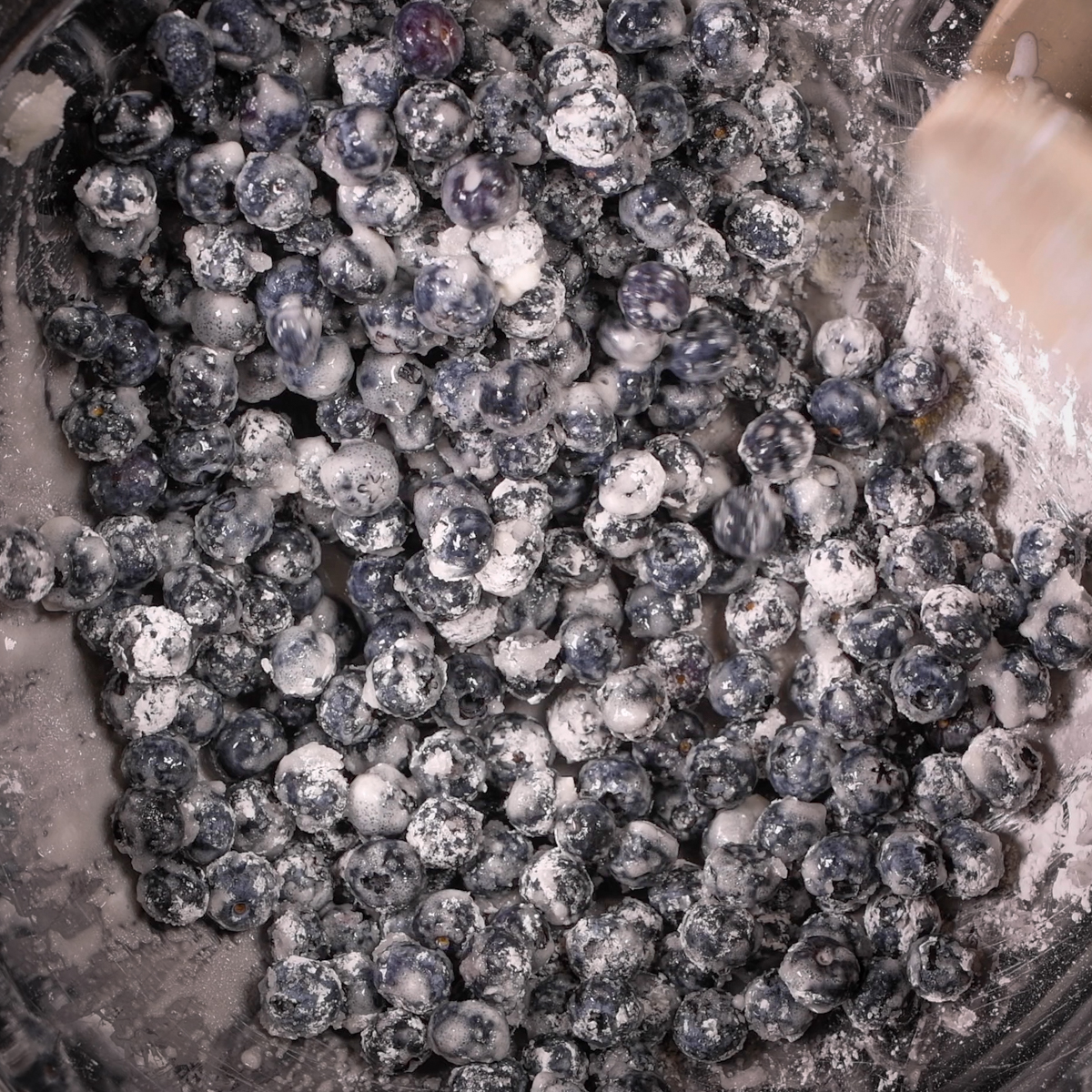 Add the cornstarch and lemon juice to the blueberries.