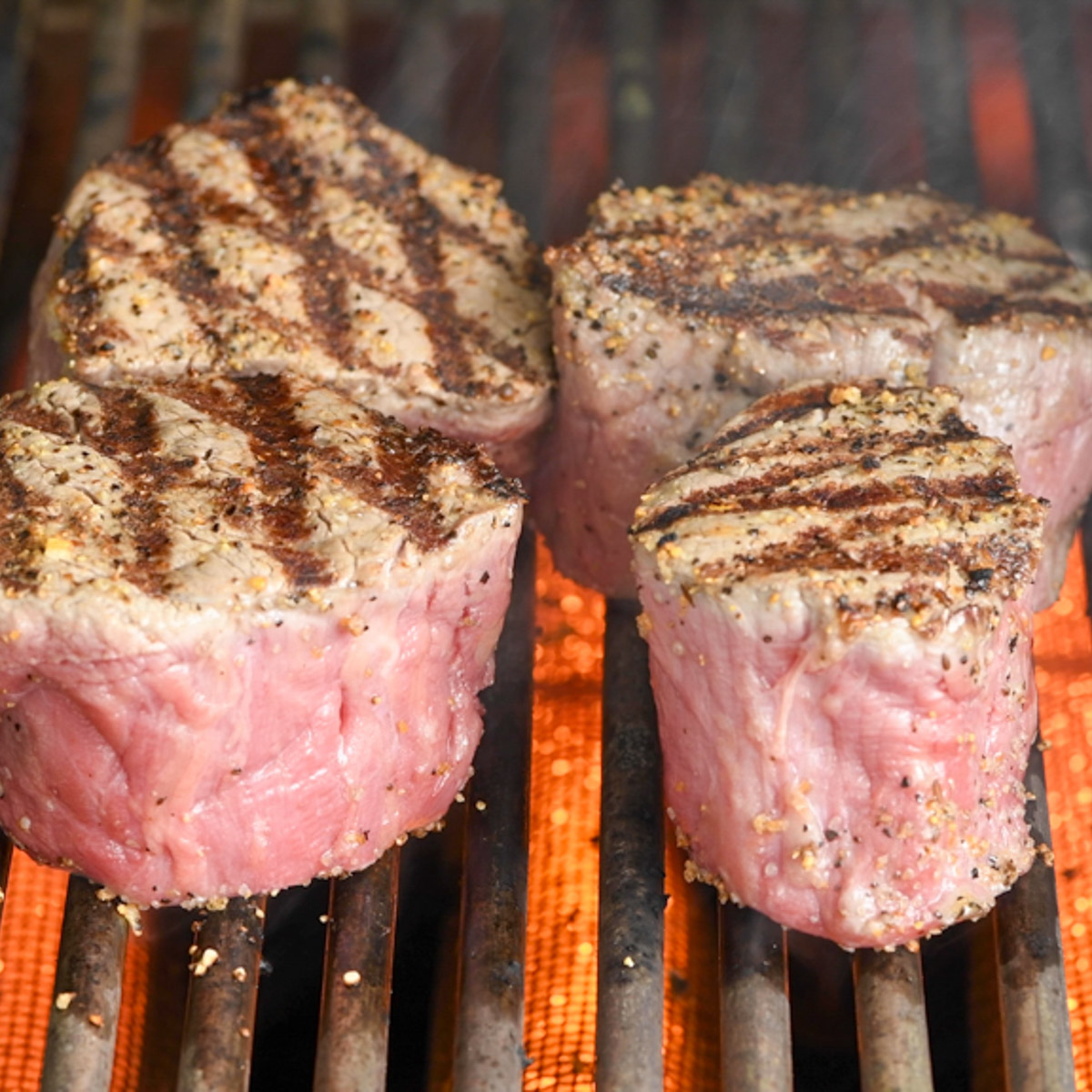 File mignon steaks on the grill.